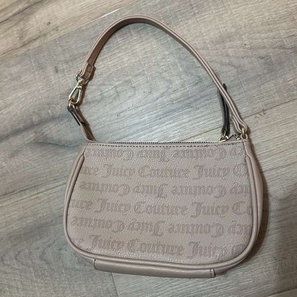 Juicy Couture Flawless Mini tan Wristlet Purse new without tags - Picture 4 of 12